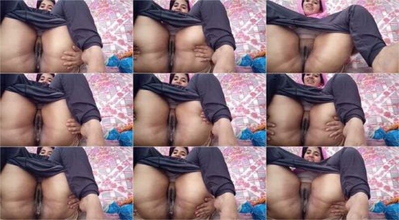 Village Girl Showing Pussy